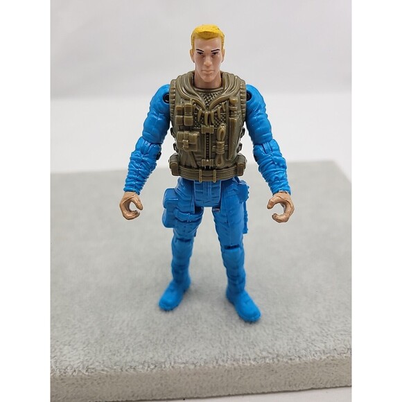 G.I JOE 4” ACTION FIGURE TOY  BLOND HAIR BLUE CLOTHES AND BROWN VEST - Picture 3 of 16